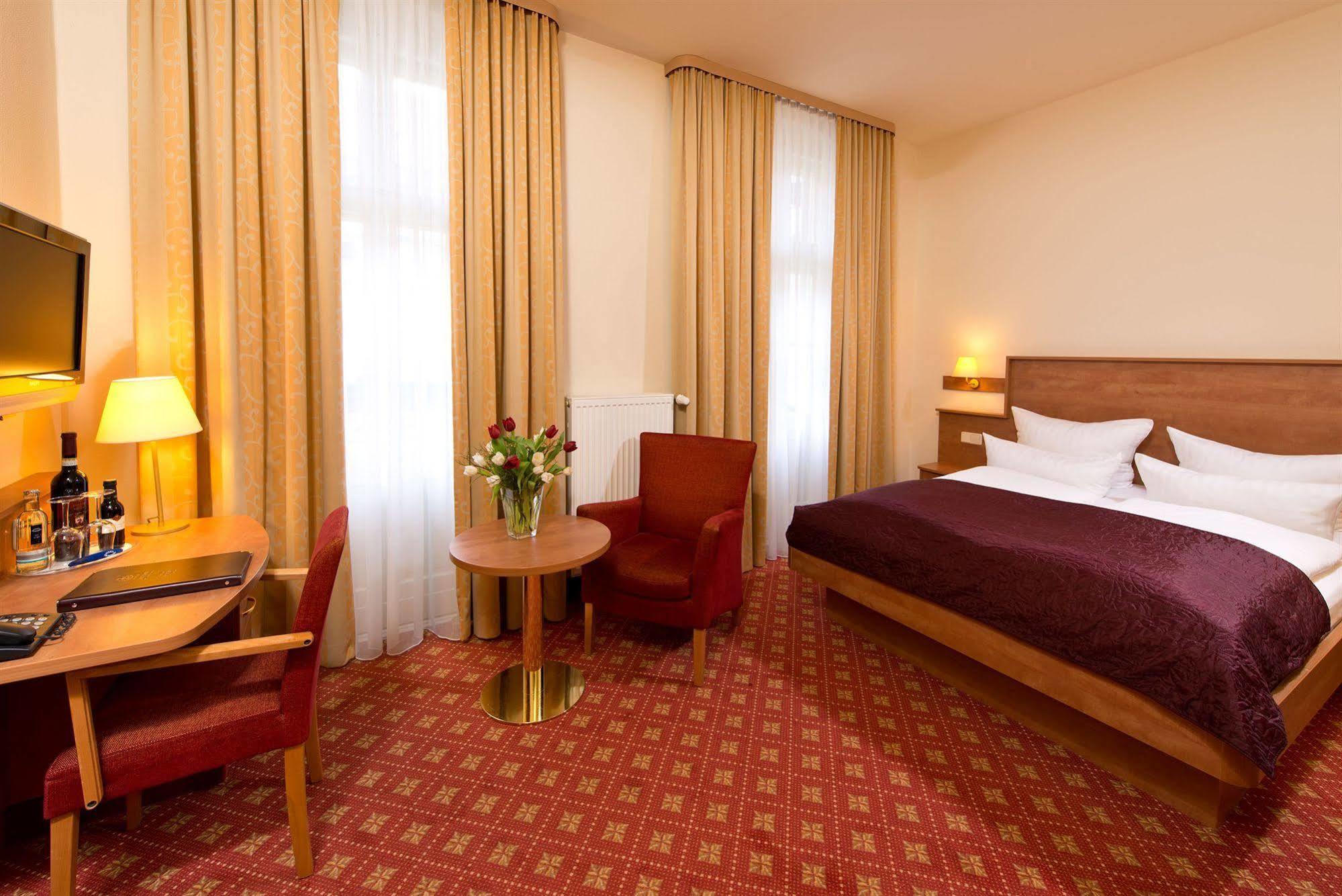 Hotel & Apartments Zarenhof Berlin Prenzlauer Berg Bagian luar foto